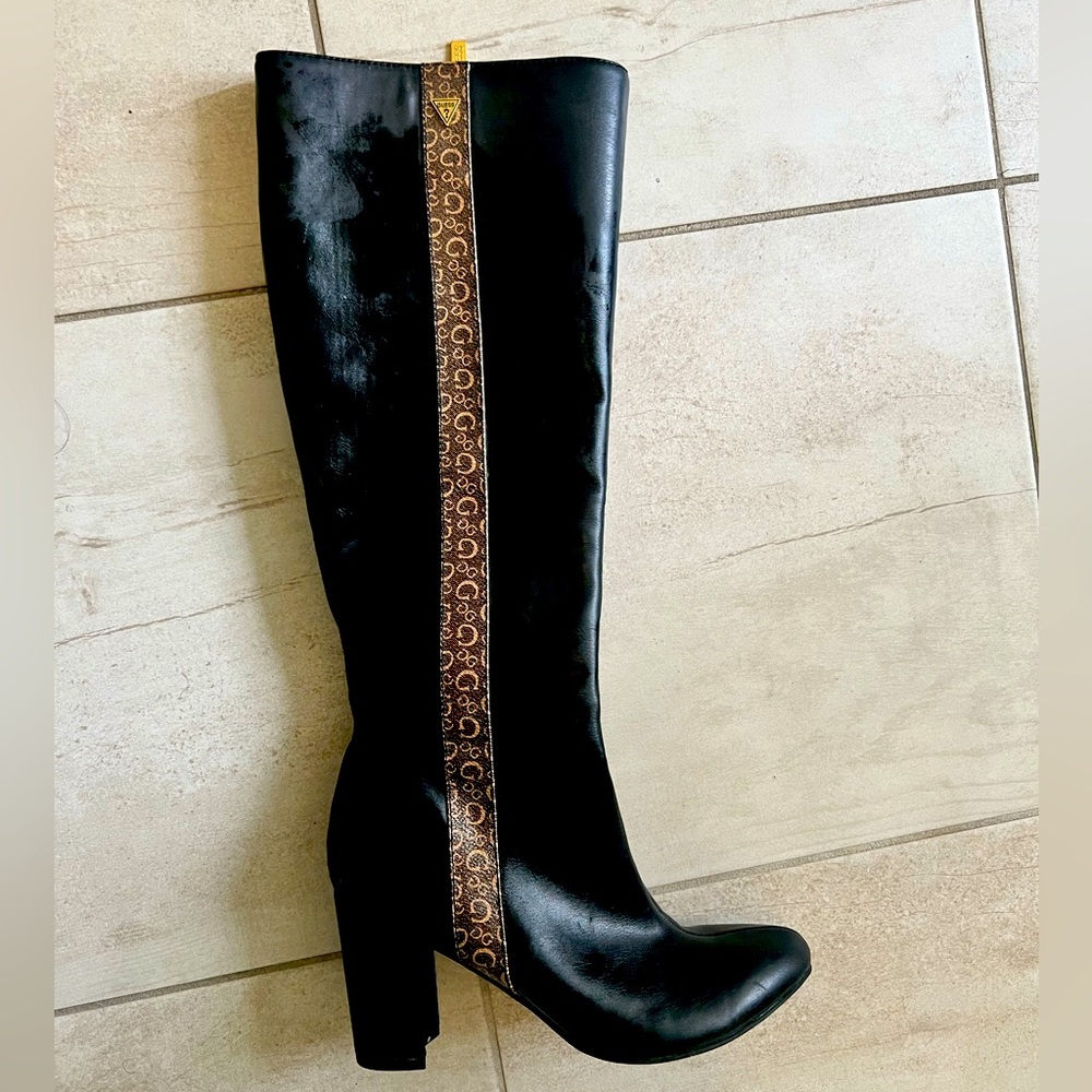 Size 6 Guess fall boots with heel